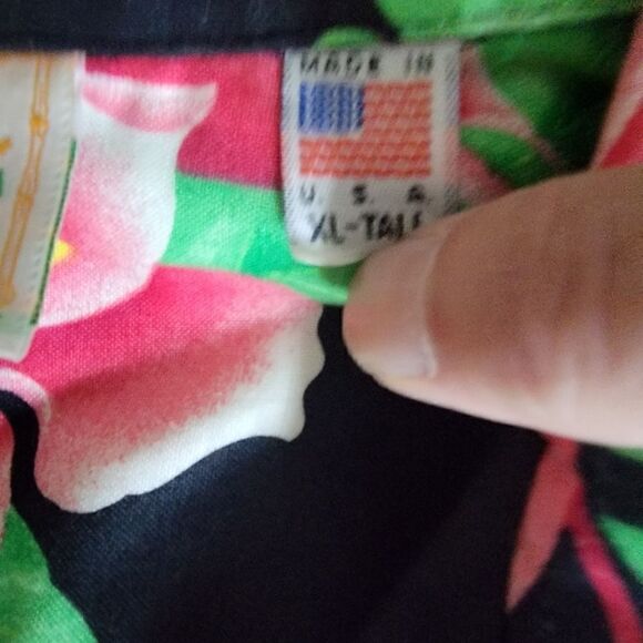 Big Kanaka Men's Vintage Tropical Print Button Up. Size XL. - Picture 5 of 5